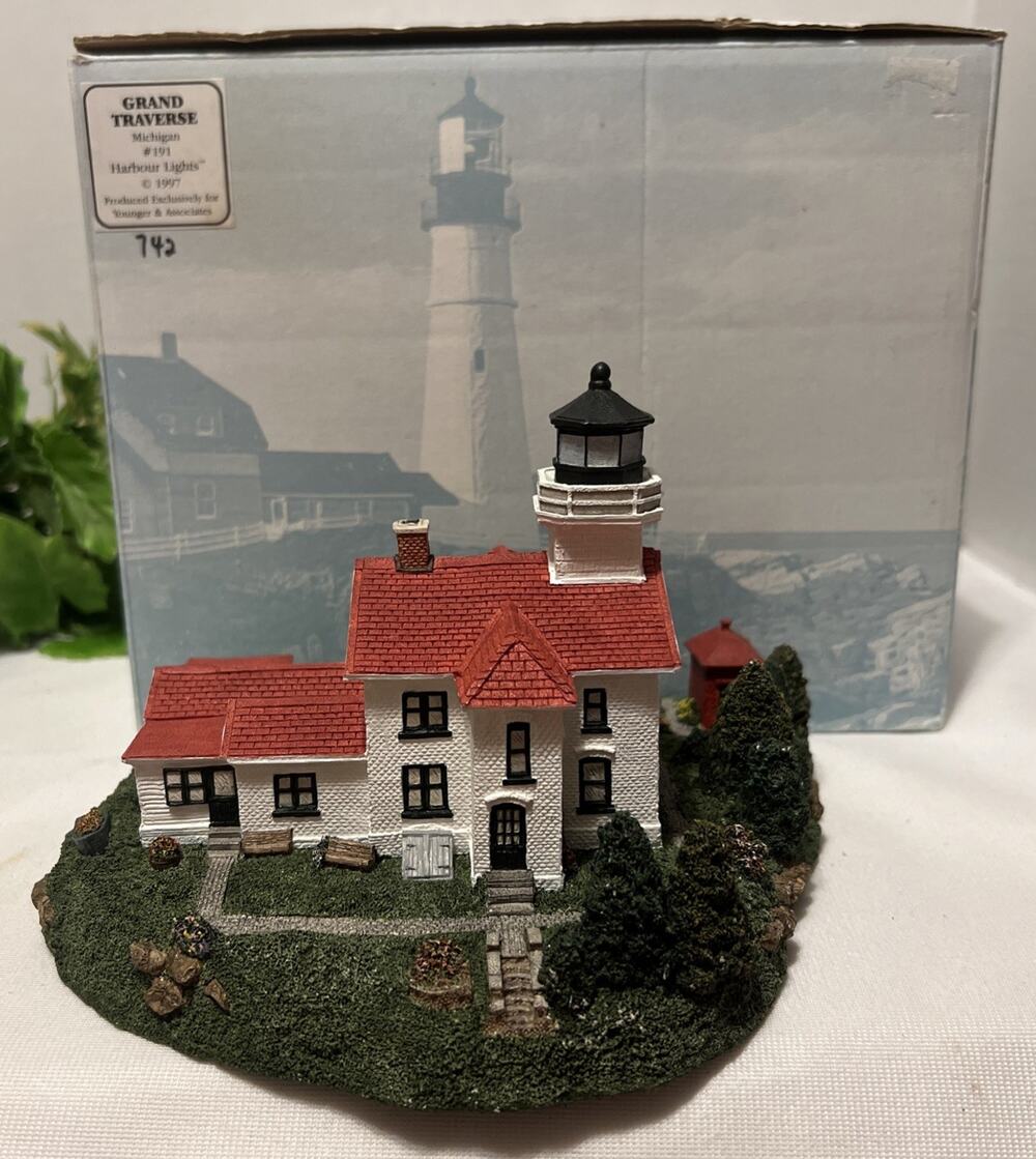 Harbour Lights Grand Traverse Lighthouse, Michigan HL #191 with Box